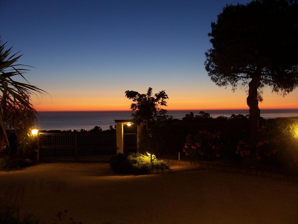Bed And Breakfast " Il Tesoro Di Mario " Фальконара-Мариттіма Екстер'єр фото
