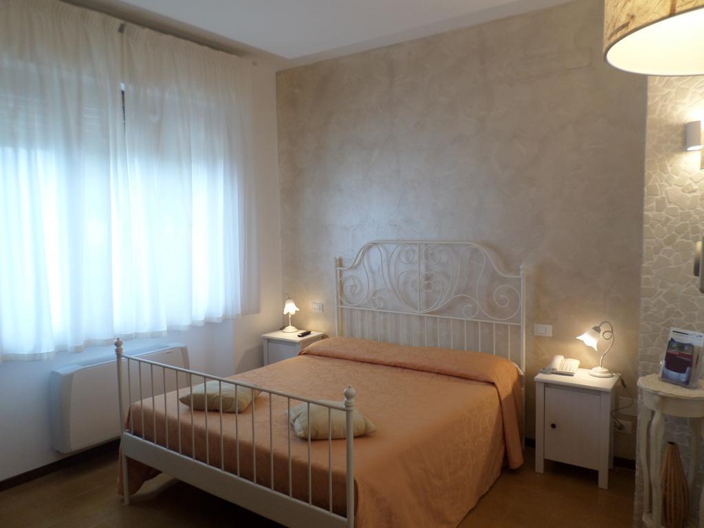 Bed And Breakfast " Il Tesoro Di Mario " Фальконара-Мариттіма Екстер'єр фото